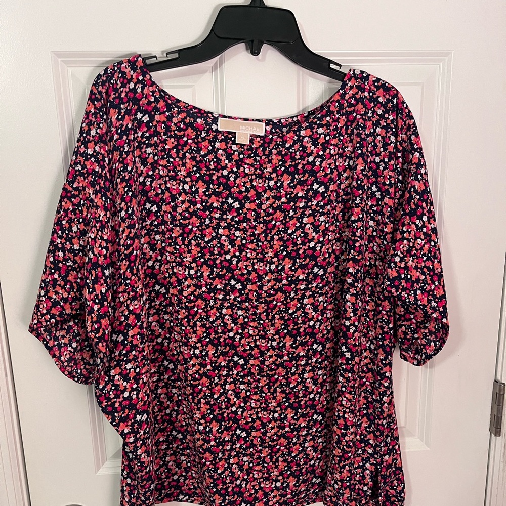 Michael Kors side tie blouse. Size XL